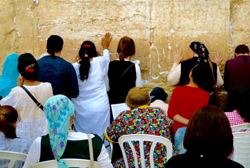 Donne in preghiera davanti al Muro del Pianto. foto di Ludovica Amici