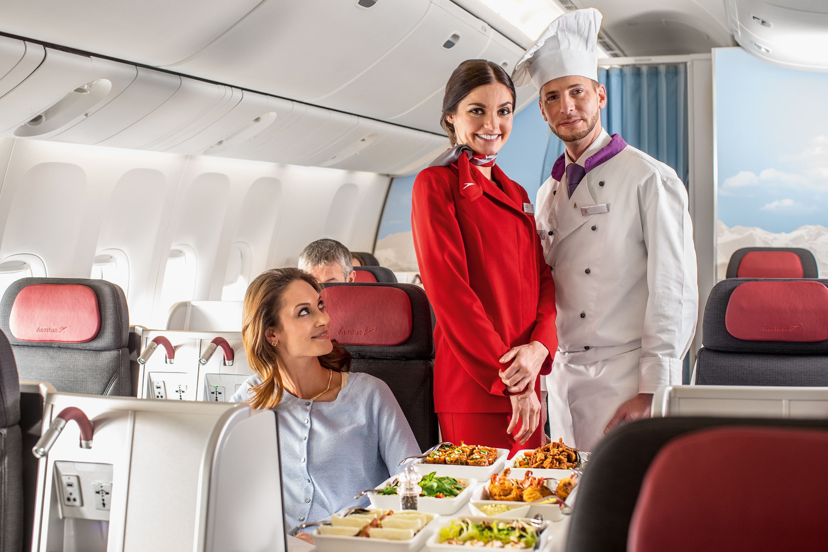 Airline business. Еда в самолете. Стюардесса с едой. Еда на борту. Борт самолета.