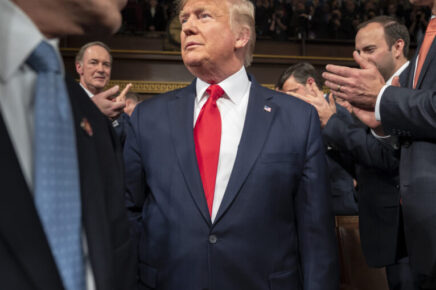 Trump ha annunciato la sospensione dei dazi