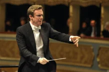 Daniel Harding dirige la sinfonia Asrael di Suk a Roma, dal 20 al 22 Marzo 2025