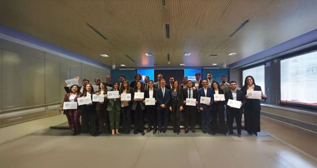 Alcuni partecipanti alle precedenti edizioni dei master di Eni, didicati alla transizione e alla nuova energia