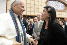 Leone XIV e Paola Ugaz (credit: Vatican Media)
