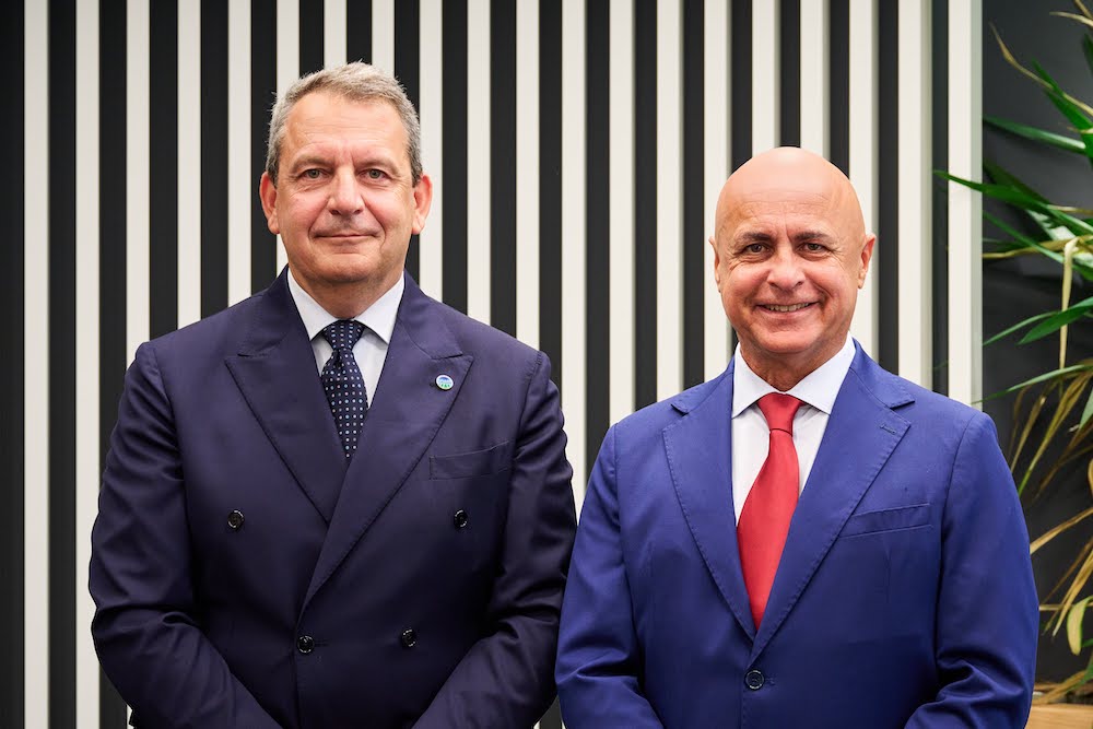 Agostino Scornajenchi Amministratore Delegato di Snam, a sinistra. Accanto a lui il presidente Alessandro Zehentner