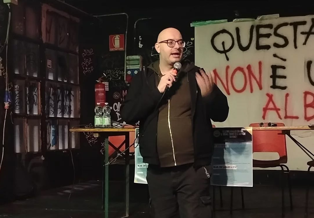 Angelo Junior Avelli, attivista per la casa a Milano e da da qualche anno tra i coordinatori del Social Forum dell’Abitare.