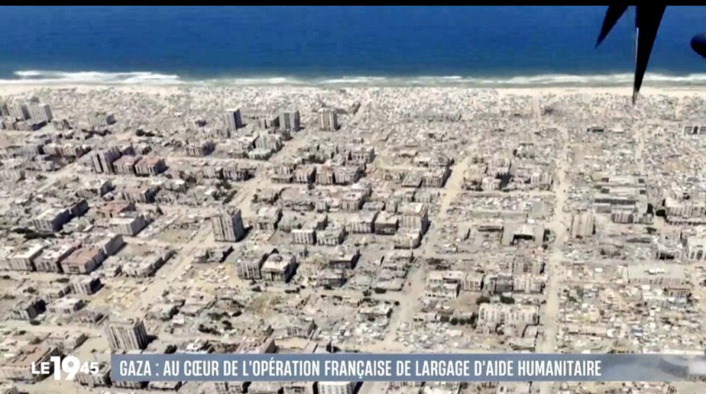 Immagine di Gaza dall'alto, ripresa da un'aereo francese. Il genoccidio del popolo Gazawi dovrebbe essere giudicato ed eventualmente riconosciuto dalla Corte Penale Internazionale, che però Israele e USA non hanno mai riconosciuto