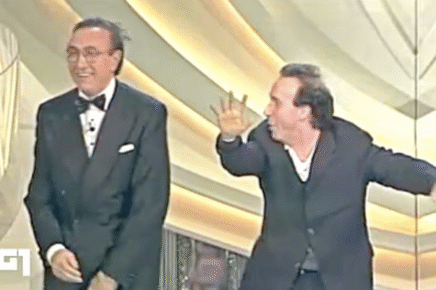 Pippo Baudo, qui con Roberto Benigni, è morto il 16 agosto del 2025