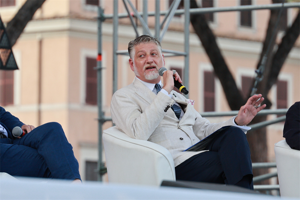 Alessandro Giuli ministro festa Fatto