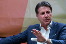 Giuseppe Conte Terra festa AVS