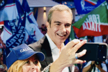 Roberto Occhiuto e Giorgia Meloni, all'evento conclusivo della campagna elettorale per le elezioni della Regione Calabria del 5 e 6 ottobre 2025