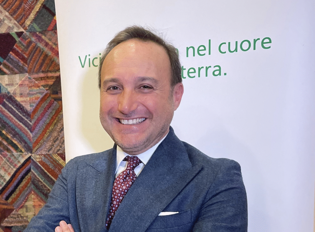 Massimiliano Cattozzi, Responsabile Direzione Agribusiness della Banca dei Territori di Intesa Sanpaolo, ha dichiarato: “La filiera lattiero-casearia, tra le più rappresentative del made in Italy, necessita di attenzione su come gestione del rischio e innovazione sostenibile siano leve di sviluppo da far evolvere ulteriormente per mantenere il prestigio che le produzioni italiane godono nel mondo