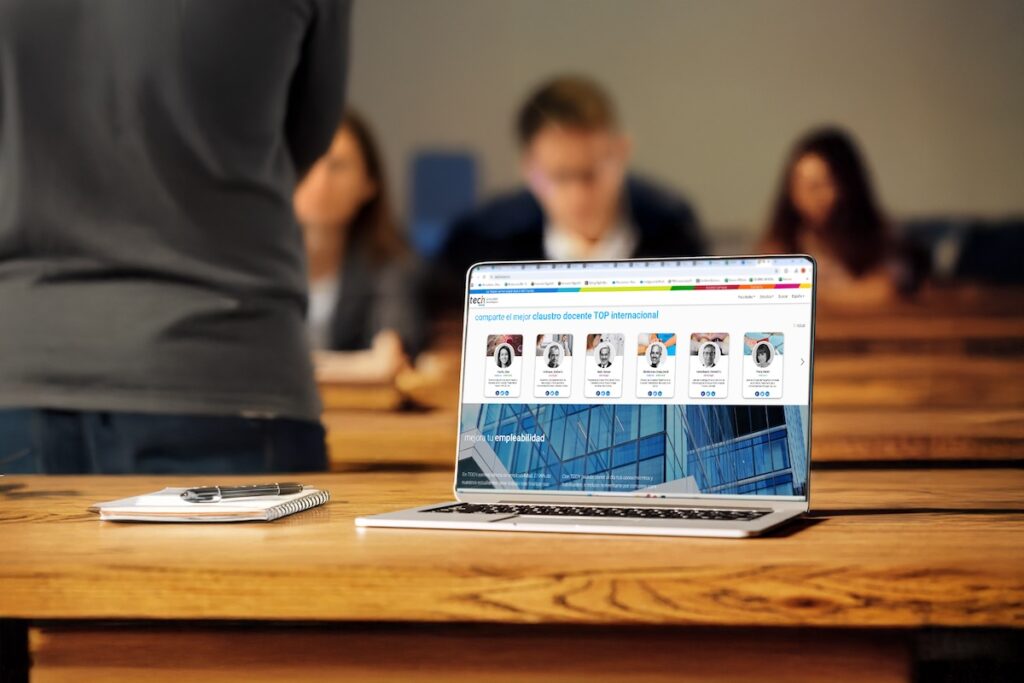Tech Global punto al primato nelle università Online grazie al suo corpo docenti