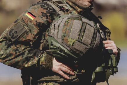 La leva obbligatoria divide l'Europa