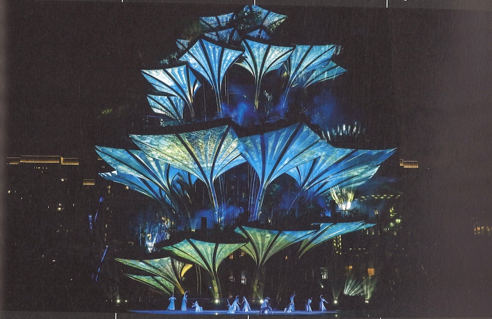 Immateriale è il titolo dell'ultimo Numero di Domus curato da Ingels, e riporta all'idea che è origine dell'architettura. Un concetto posto in dubbio dalla intelligenza artificiale?