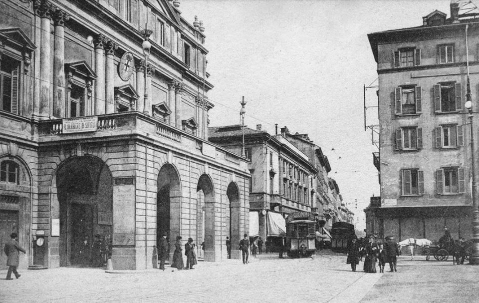 Piazza della Scala, a Milano, un archetipo di Piazza che, insieme alla villa, costituisce uno dei cardini di ogni architettura.