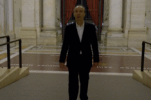 Roberto Benigni in un'immagine tratta da “Un uomo nel Vento” spettacolo dedicato a Pietro e realizzato in Vaticano