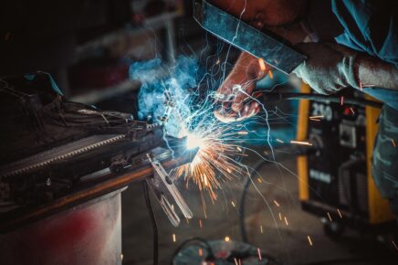 Dal 4 al 6 marzo si tiene a Bologna MECSPE, tra le maggiori fiere dedicate al manifatturiero italiano. Il settore, che vale il 15% del PIL nazionale e il 35% degli investimenti complessivo