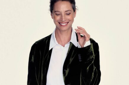 Giorgio-Armani_ADV_FW26-27- Ph: Oliver Hadlee Pearch. Modella: Christy Turlington,